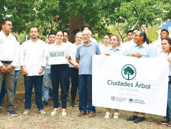 Recibe distintivo internacional