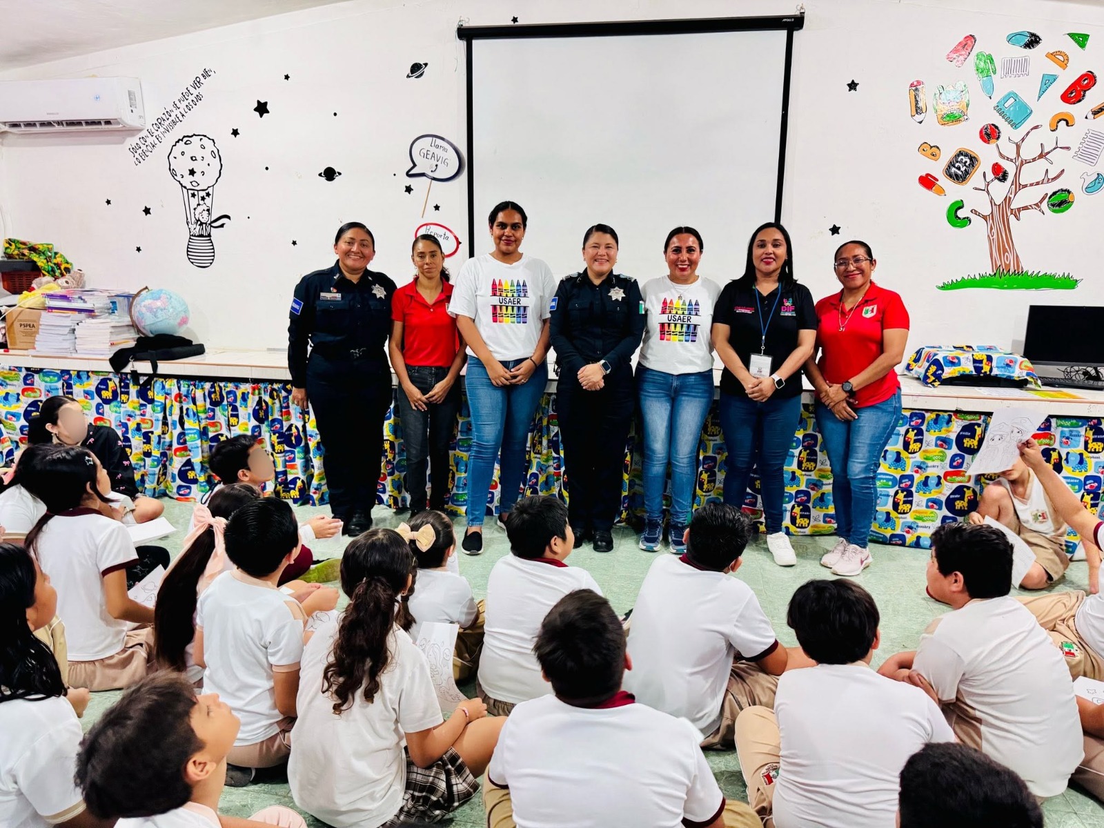 Imparten plática a niños