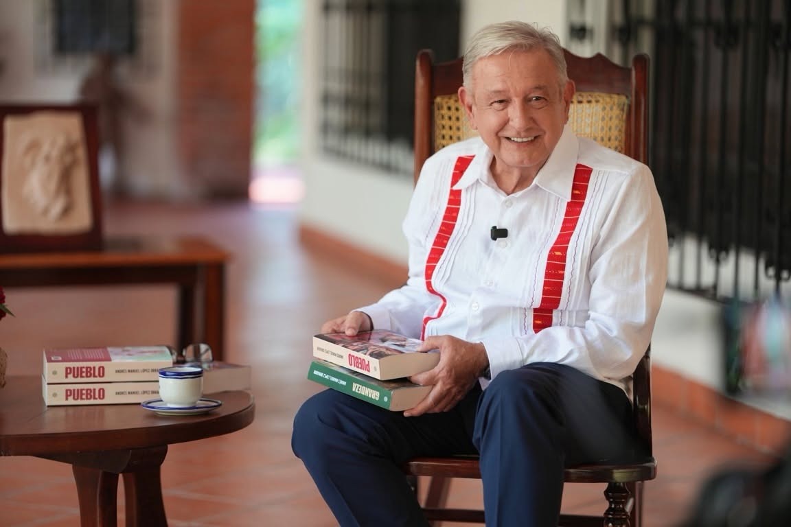 AMLO reaparece con nuevo libro